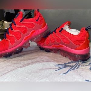 Air VaporMax Plus ‘Bright Crimson’
